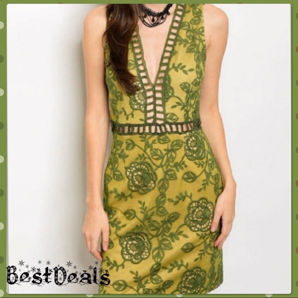 Chartreuse Floral Lace Dress 🆕 - Picture 3 of 3